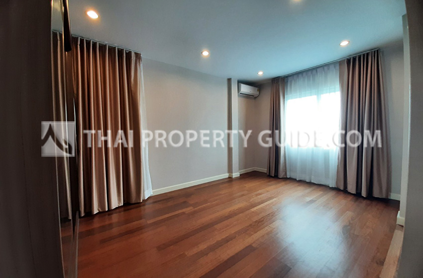 House with Shared Pool in Sukhumvit 